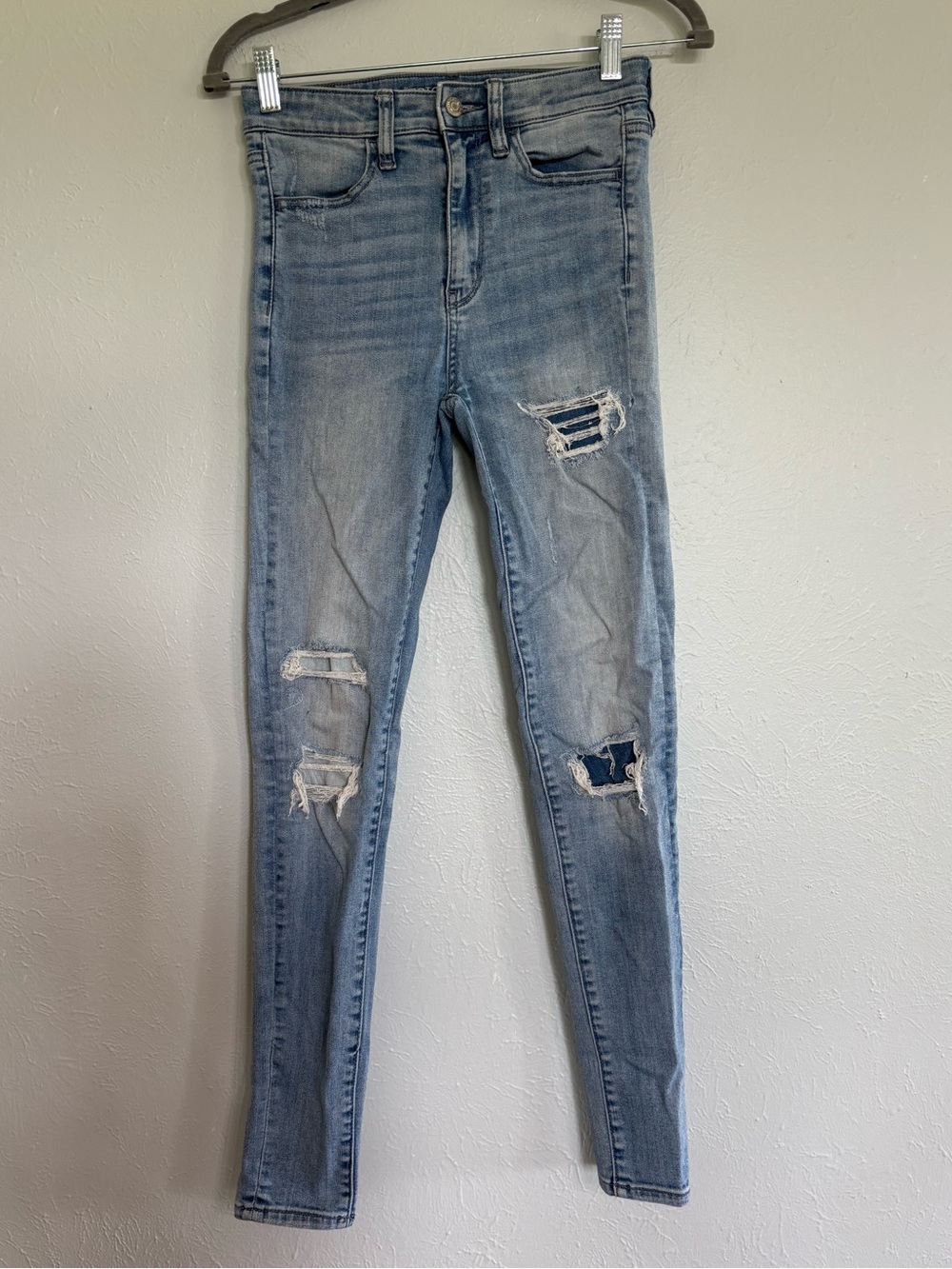 American Eagle Light Wash Distressed Skinny Jeans - Super Hi-Rise Jegging